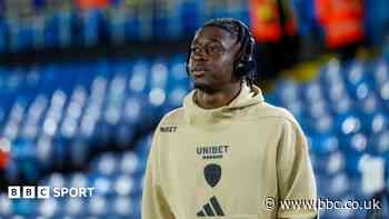 Swindon sign Hull defender Debayo on loan