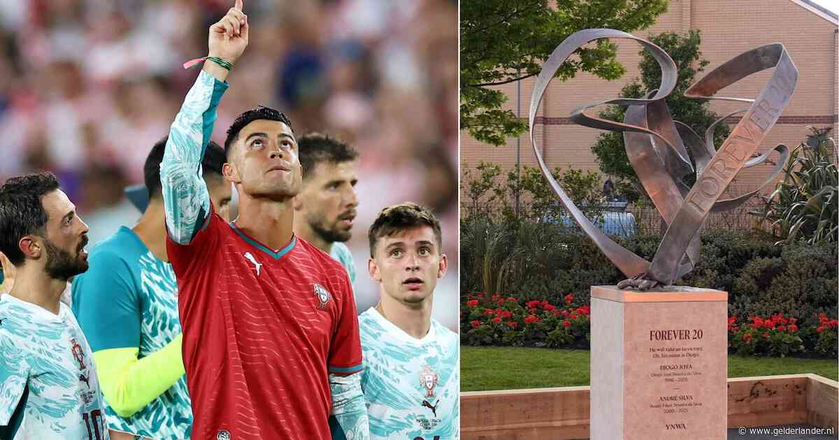 Cristiano Ronaldo draagt, jaar na zijn dood, het shirt van Diogo Jota: ‘We weten dat hij bij ons is’