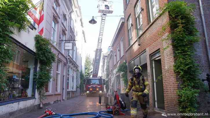 Veel rook bij brand in binnenstad Den Bosch, appartementen ontruimd
