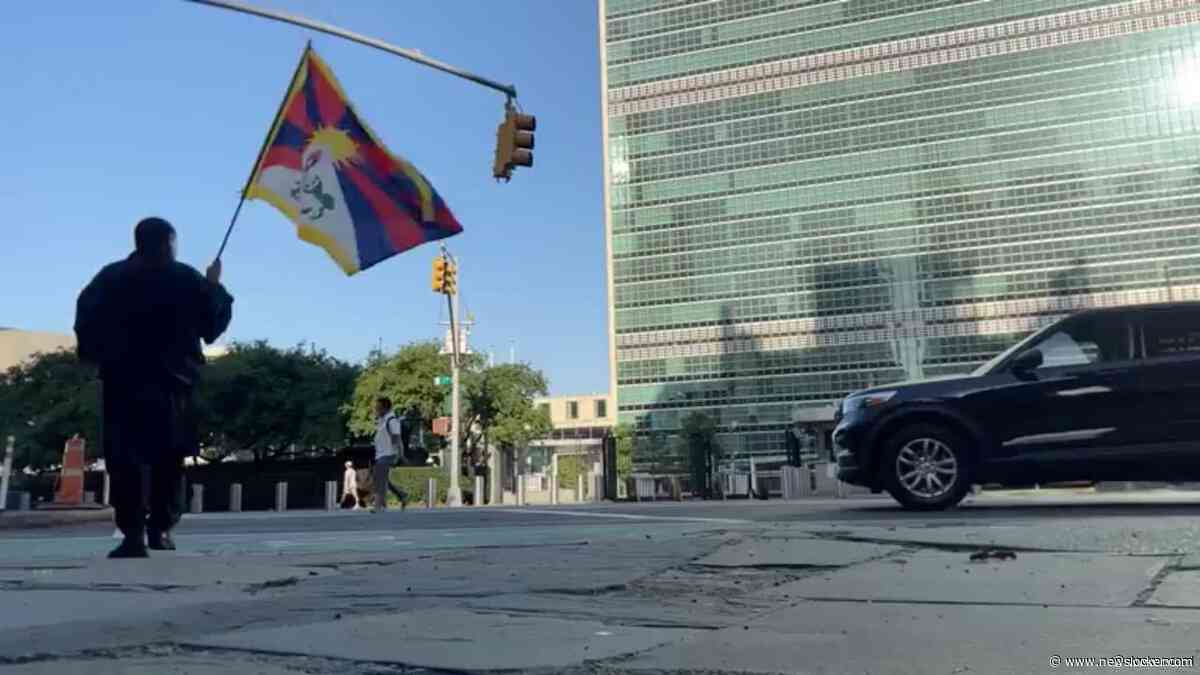 Tibetaanse activist steekt zichzelf in brand en sterft voor hoofdkwartier VN