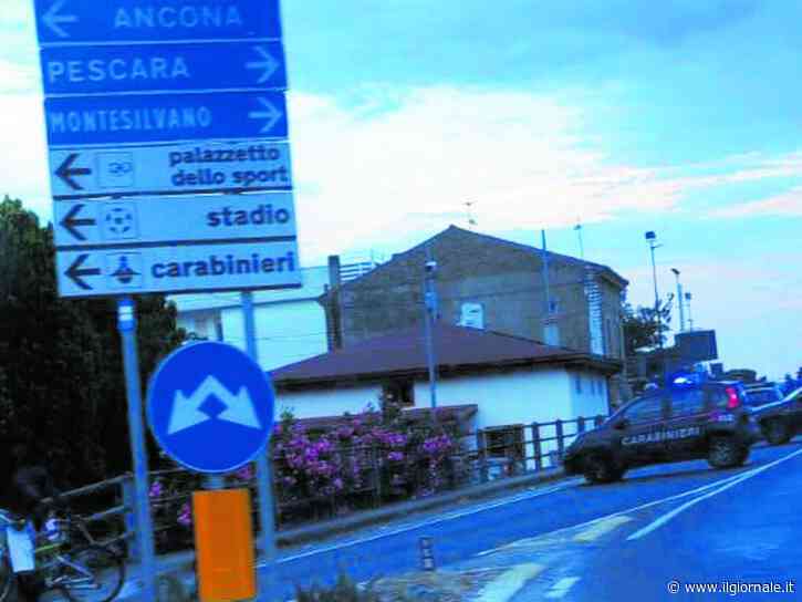 Fuga in scooter dopo l'alt: frontale fatale coi militari