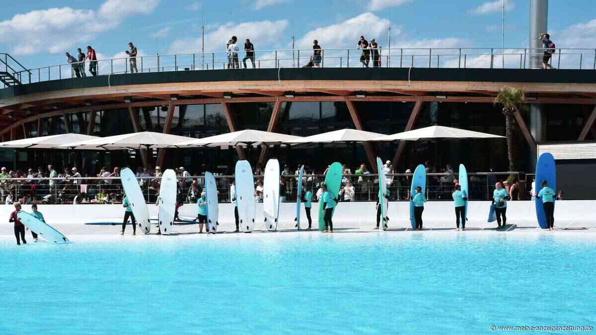 Senioren surfen in der O2 Surftown: Ältester Teilnehmer ist 72