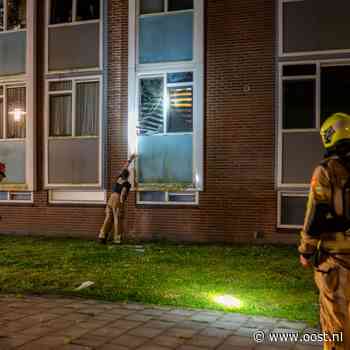 Raam vernield door explosie in Deventer