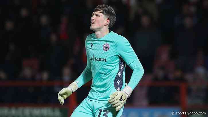 Gillingham sign Saints keeper Wright on loan