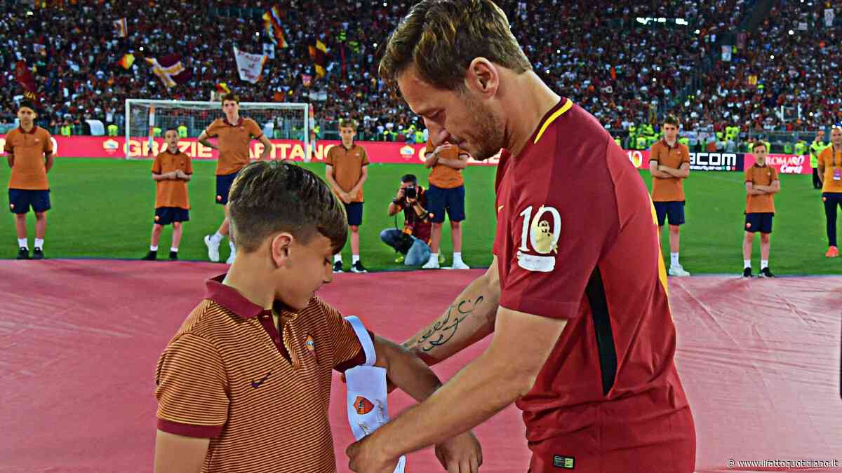 La Roma non rinnova il contratto di Mattia Almaviva: era il bambino che fu scelto da Totti come suo erede