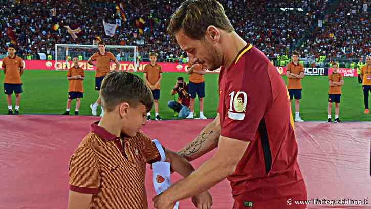 La Roma non rinnova il contratto di Mattia Almaviva: era il bambino che fu scelto da Totti come suo erede