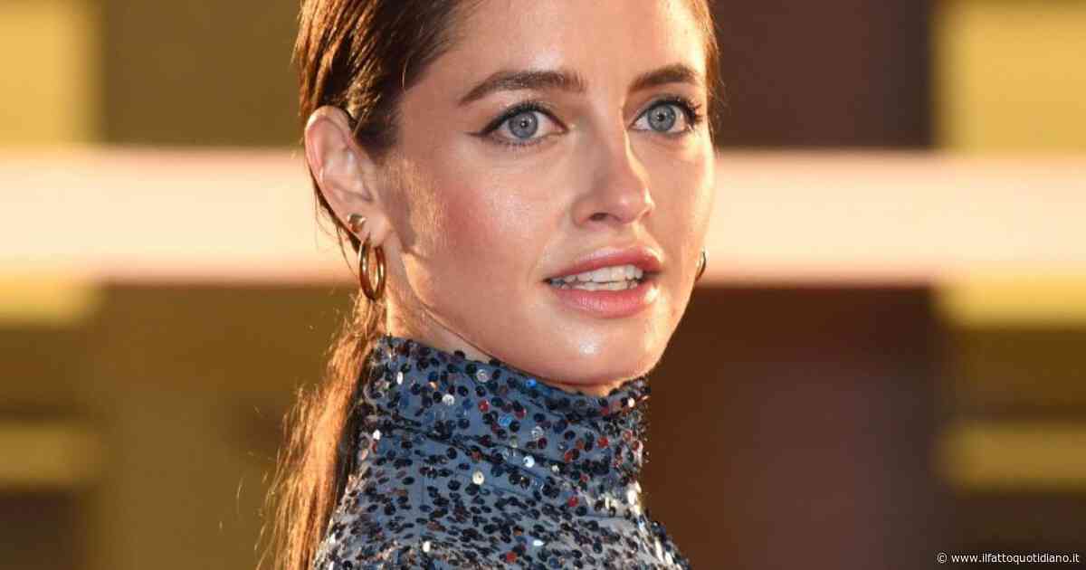 Matilde Gioli: “Iperattiva e pasticciona, ho rischiato la paralisi per un incidente a nuoto. Praticavo sport estremi per anestetizzare il dolore, mio padre è morto mentre giravo il primo film”