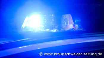 Wolfsburg: Unbekannter schlägt unvermittelt auf 17-Jährigen ein