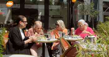 Reflecties op het leven en uitleg over <b>cockteasers</b> in ‘De grannies van Amsterdam’