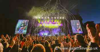 Pictures as crowds flock to North Yorkshire coast to see pop-punk legends Bowling For Soup perform
