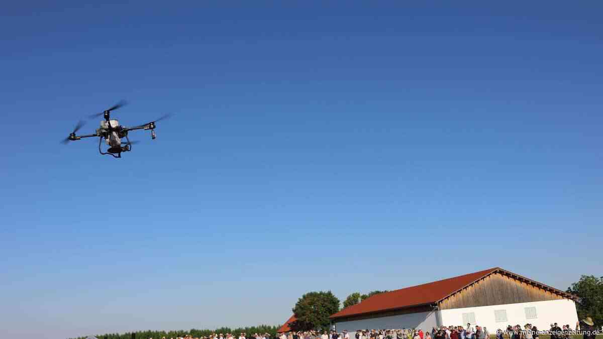 Agrardrohnen säen über Mauern – Aiwanger will schnellere Genehmigungen