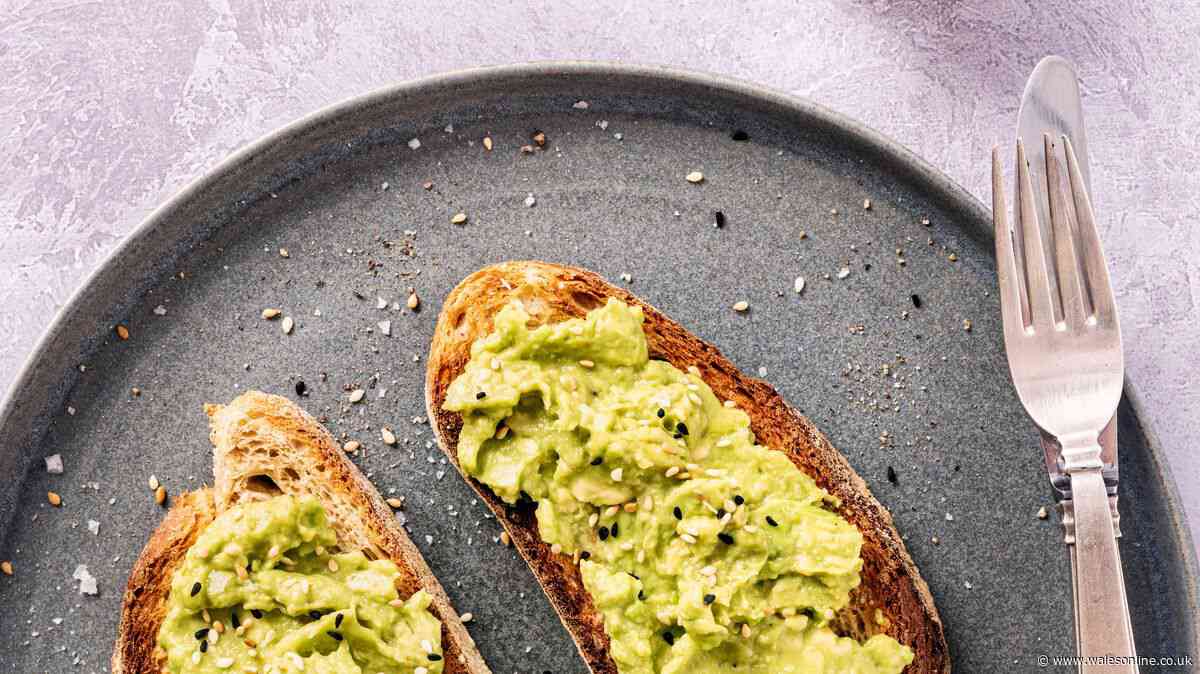 Avocado on toast will be tastier if you use chef's expert seasoning tip