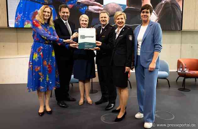 GZD: Neuer Zollcampus in Rostock eröffnet / Moderner Hochschulstandort stärkt die Ausbildung des Zolls / Größtes Holzmodulbauprojekt Europas