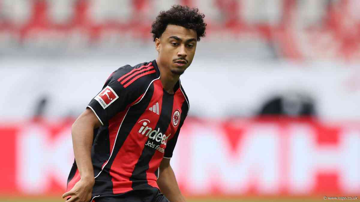 Bayern complete signing of Brown from Frankfurt