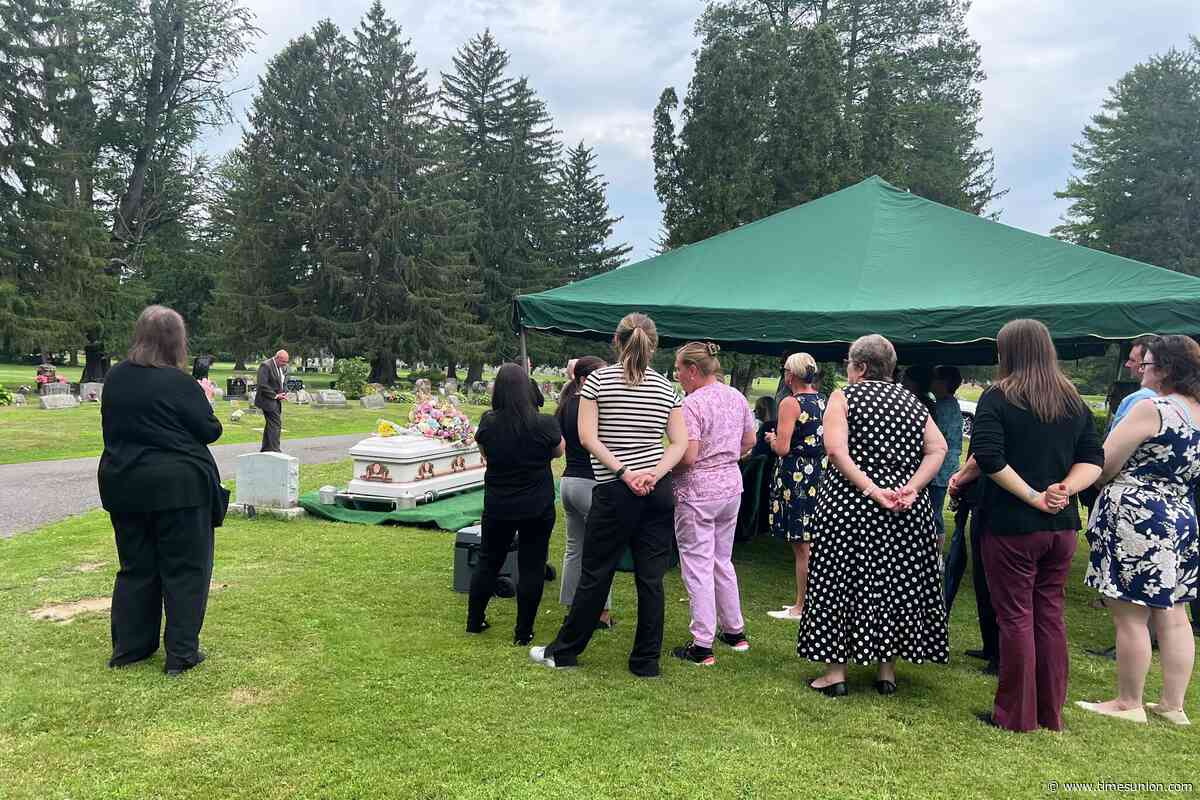 ‘No one should have to say goodbye alone’: Community honors Catskill woman