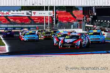Pare-chocs, portières, ça va « frotter dur » sur la piste de la manche française du FIA TCR World Tour au Castellet