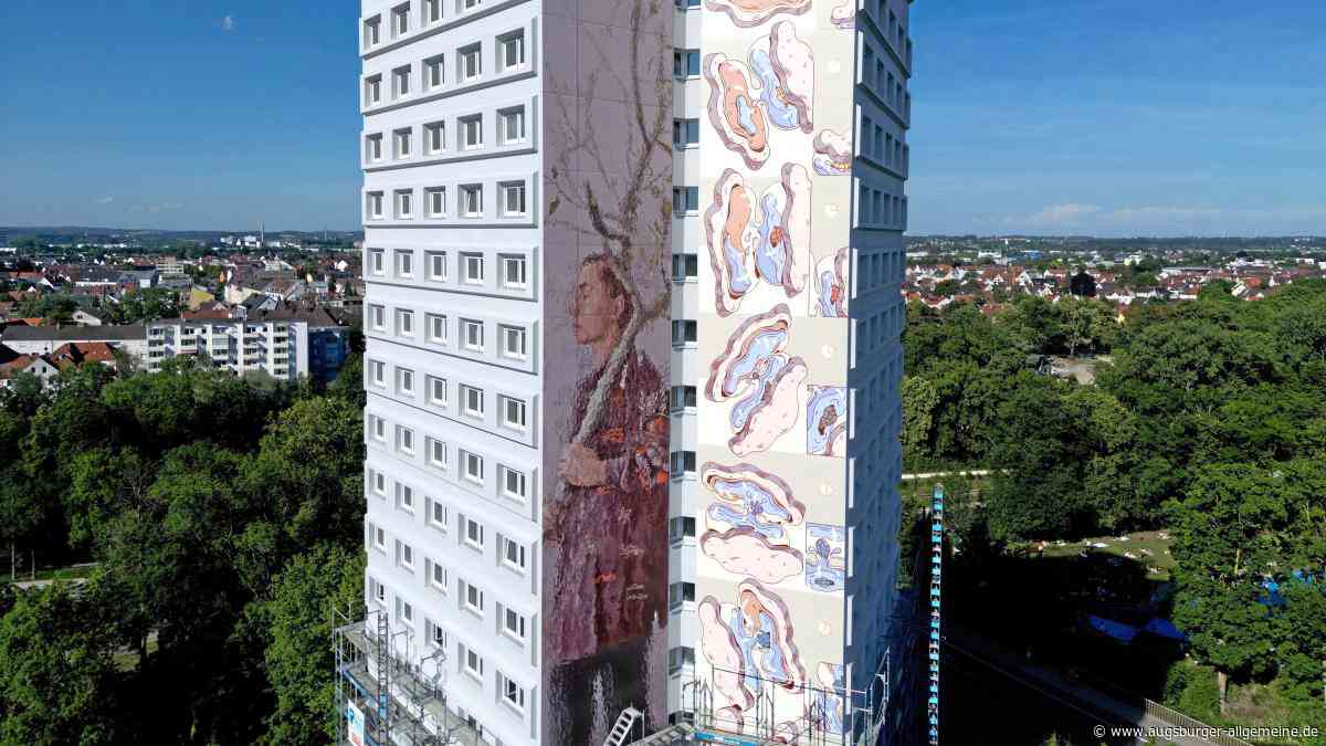 Kunst, die herausragt: Die Malereien am „Peacetower“ sind jetzt vollständig