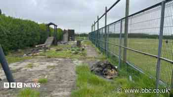 Padel courts approved despite cemetery concerns