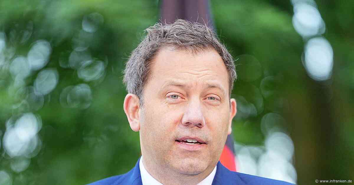 Klingbeil plant 2027 höhere Ausgaben und mehr Schulden