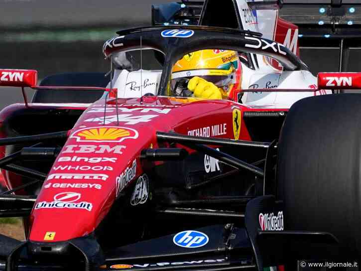 F1, re Hamilton domina a Silverstone: pole nella sprint e primo nelle libere