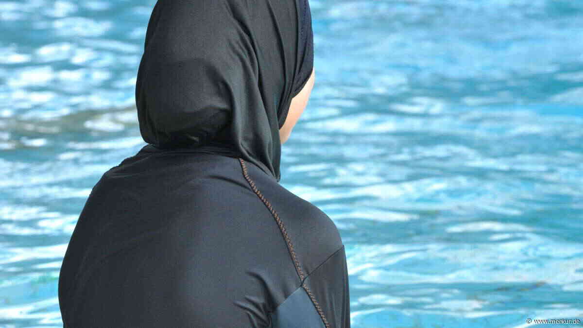 Eklat in Freibad in Österreich: Bürgermeister schickt Frau wegen Burkini raus – und muss sich erklären