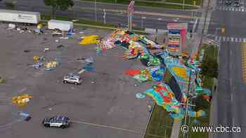 2 injured after bouncy castle 'flipped over' from wind at Scarborough mall: police