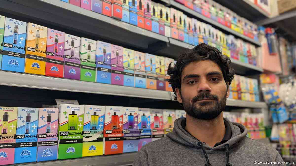 Shopkeeper violently attacked by schoolchildren as they steal vapes