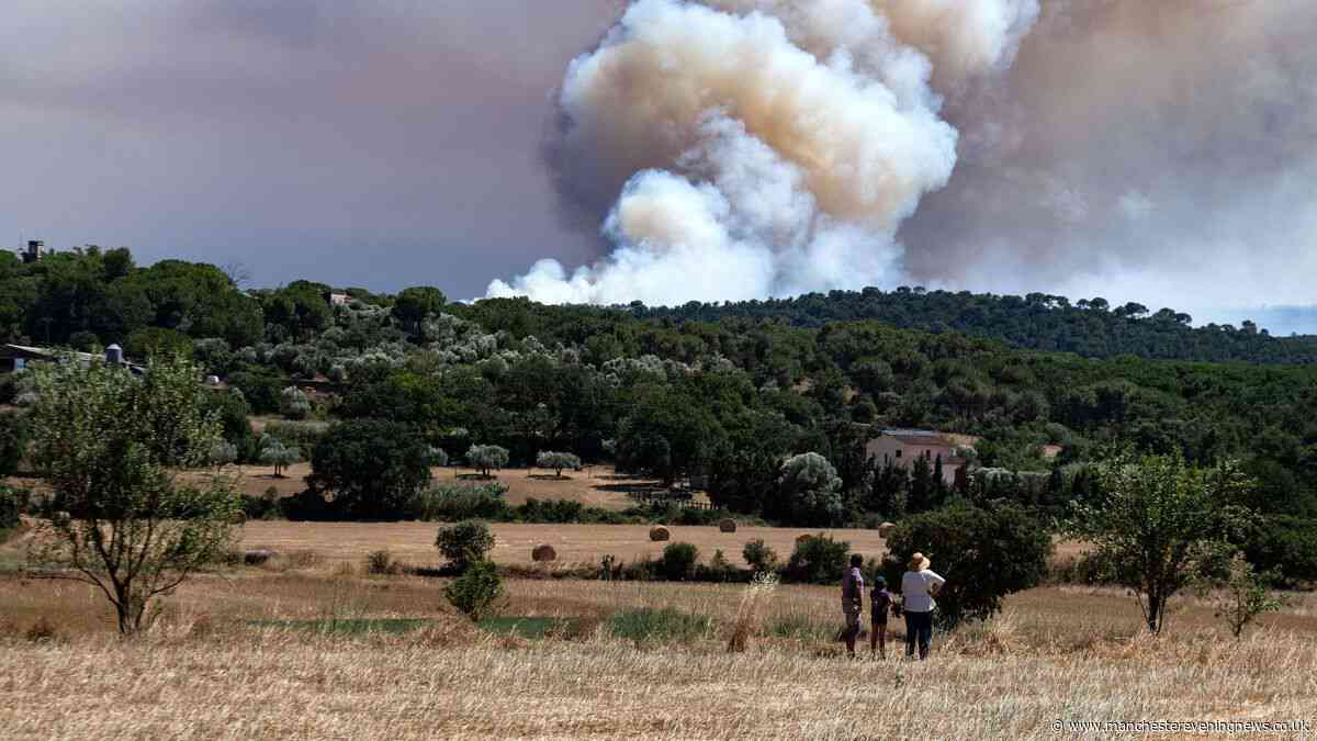 Spain wildfire horror as huge blaze erupts near Costa Brava and 10 towns are locked down