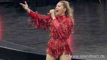 Da schmelzen die Herzen: Helene Fischer holt in Hamburg kleinen Fan auf die Bühne