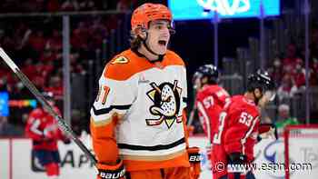 Flyers tender offer sheet to Ducks' star Carlsson