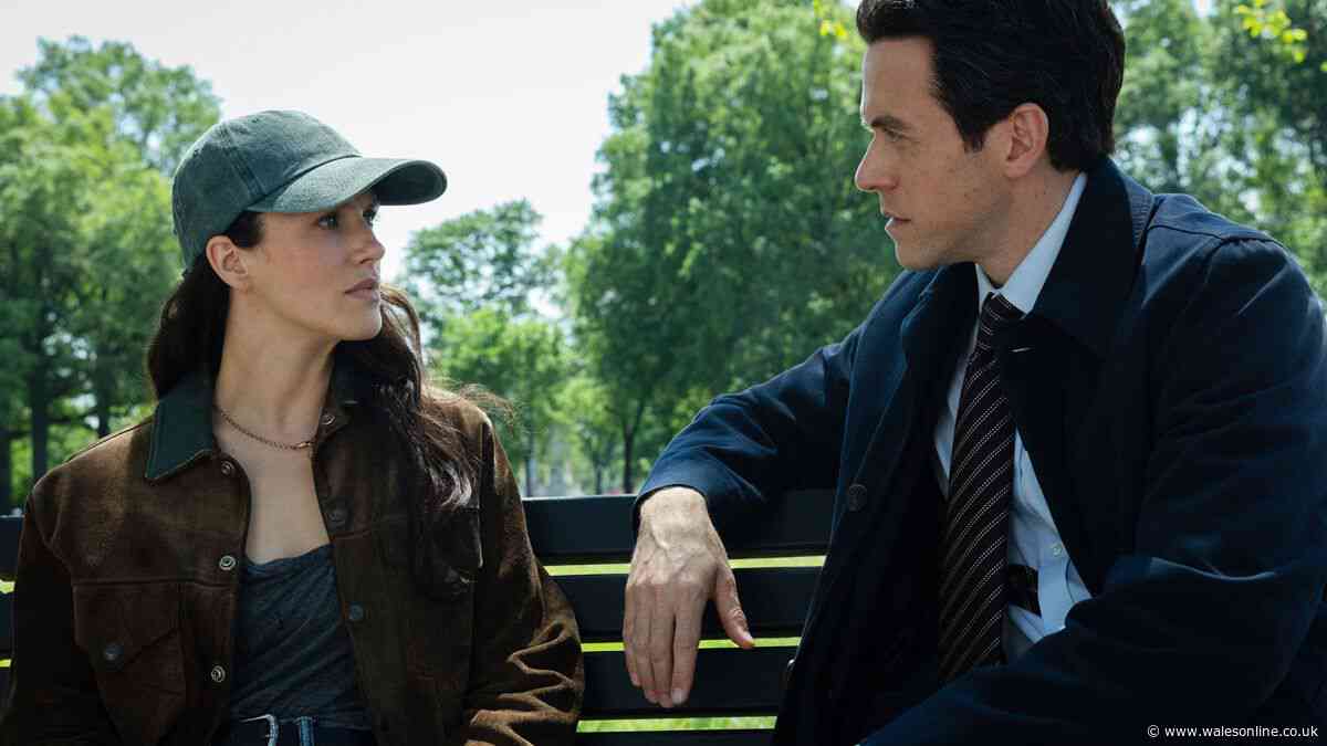 Who stars in the third season of Silo?