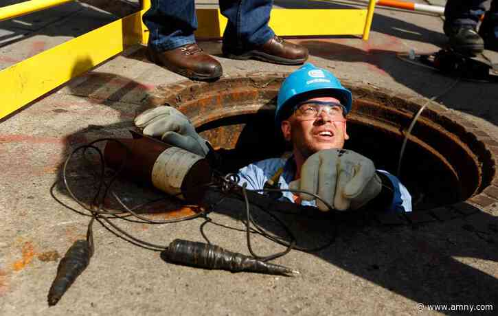 NYC HEATWAVE: Power problems force Con Edison to temporarily shut off nearly 10,000 Queens customers; nearly 400,000 others have voltage reduced