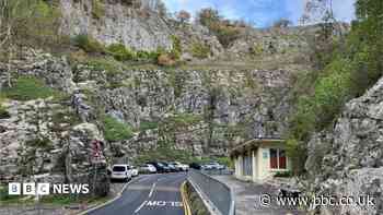 Motorcyclist dies in crash at gorge