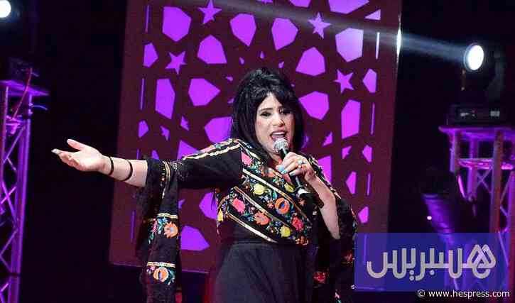 عتابو تقف على ركح الحمامات بتونس