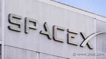 SpaceX Secretly Unveiled New AI Device to Investors. Is It a Phone or Not?