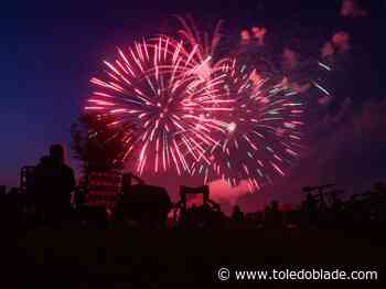 Photo gallery: 3rd of July fireworks at Fort Meigs