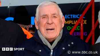 Exeter City legend Banks dies aged 87