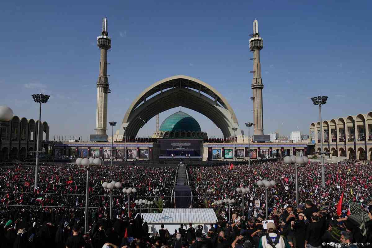 Öffentliche Trauerfeier für Chamenei in Teheran begonnen