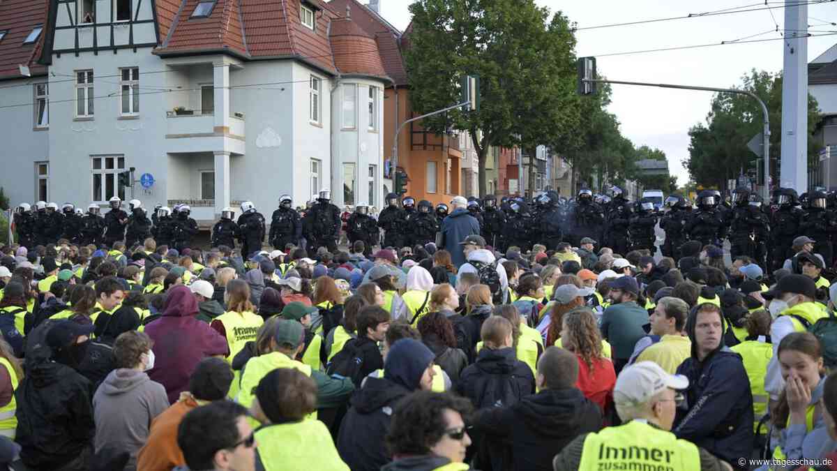 AfD-Parteitag: Demonstranten versammeln sich - mehrere Blockaden