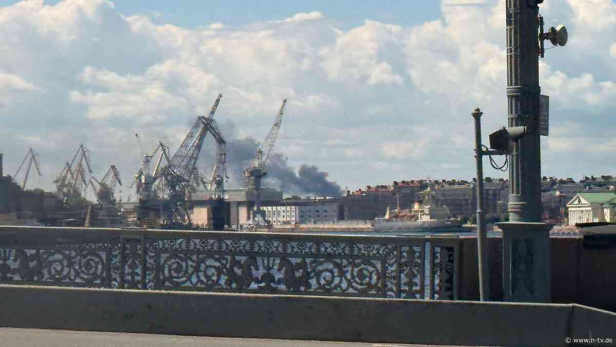Videos sollen Treffer zeigen: Drohnen attackieren Ölanlagen bei St. Petersburg