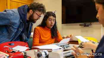 Pen and paper, typewriters, probing Q&As: why these profs went old school in their classrooms