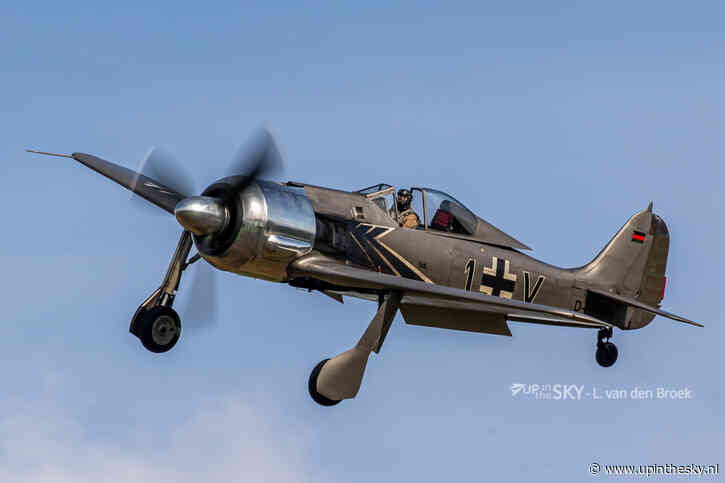 Luftwaffe-piloot vliegt legendarische ‘warbird’ na 79 jaar