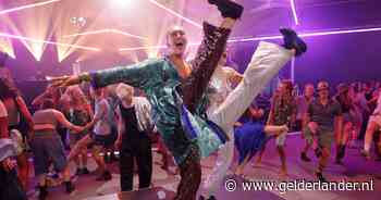 LIVE Down The Rabbit Hole | Warme dag: insmeren en genoeg drinken • Empire Of The Sun steelt de show