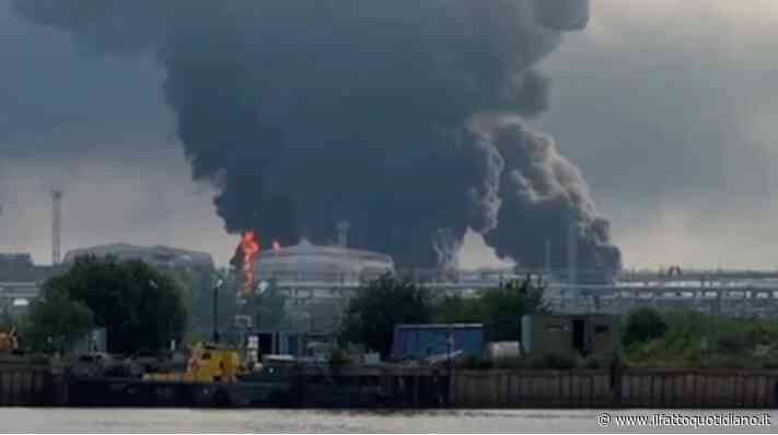 Pioggia di droni su San Pietroburgo, la città di Putin: nel mirino i terminal petroliferi e la Reggia di Peterhof