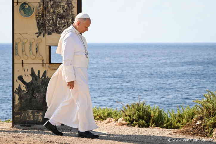 Pope urges Europe to protect migrants 