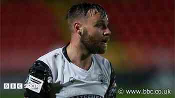 Chapman signs new deal at Gateshead