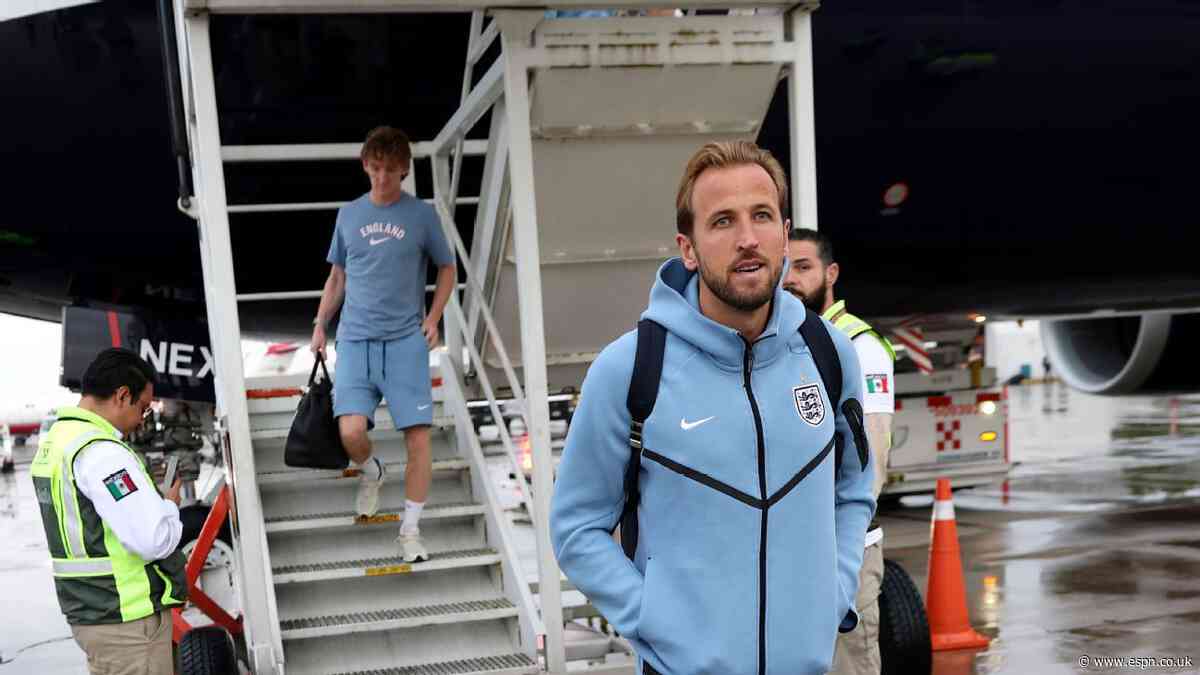 England given hostile welcome in Mexico City