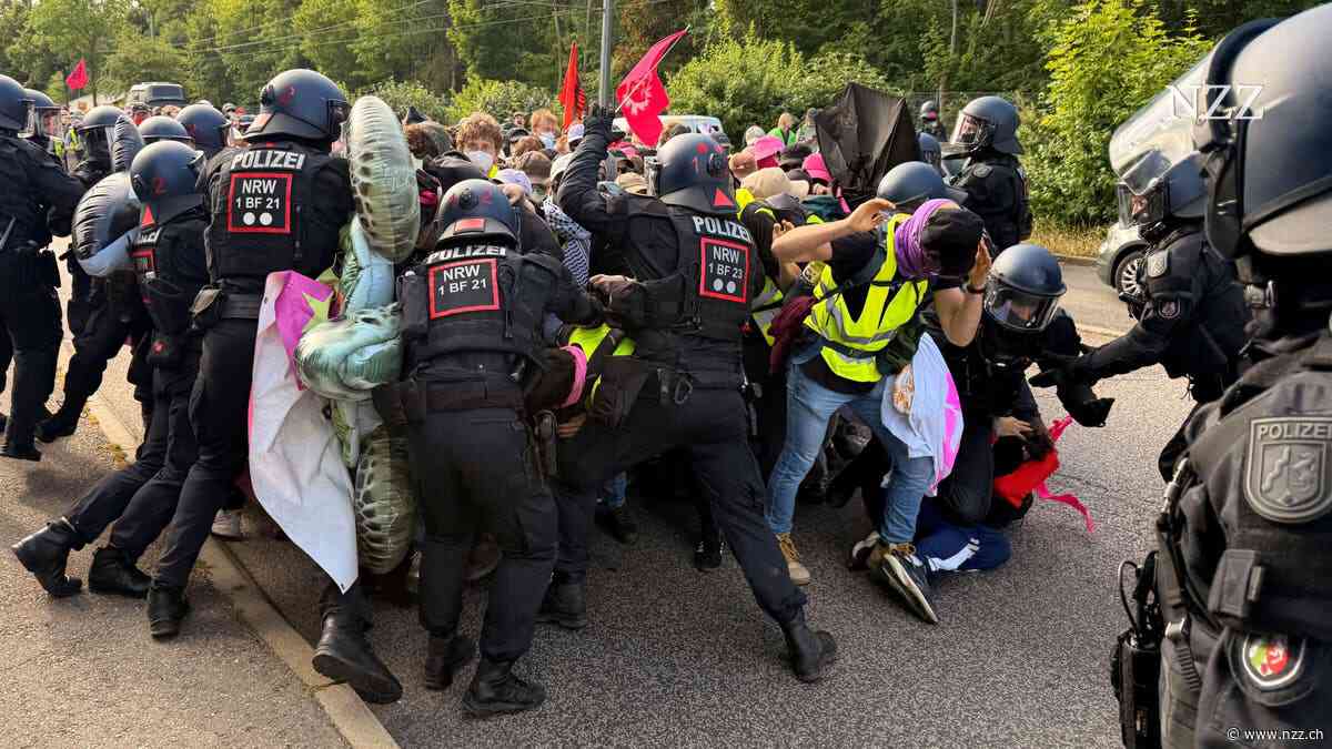 Antifa-Angriffe auf Journalisten beim AfD-Parteitag