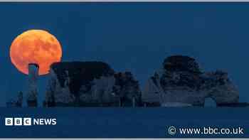 South weekly quiz: What moon appeared this week?