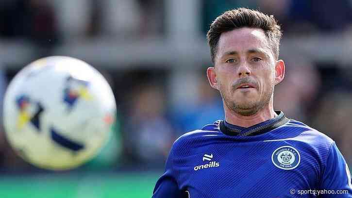 Henderson to remain with Rochdale beyond 42